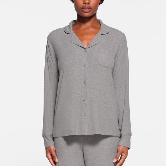 SKIMS SOFT LOUNGE SLEEP TOP SIZE S - Picture 2 of 9